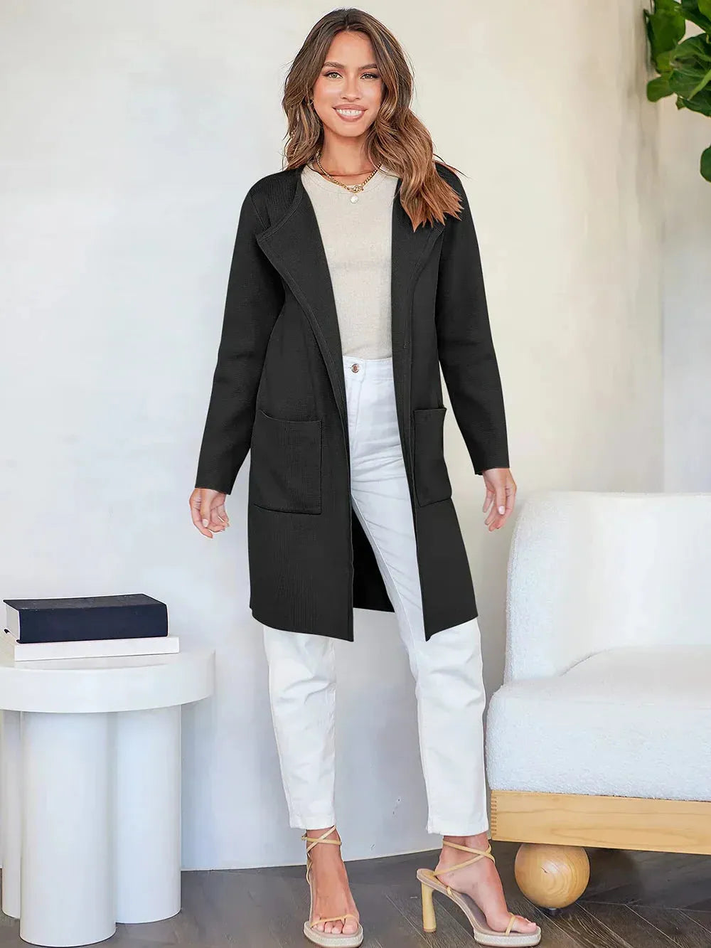 Elegant Lapel Coat in Soft Wool Blend for Women - Stylish Outerwear for Casual and Formal Occasions Black