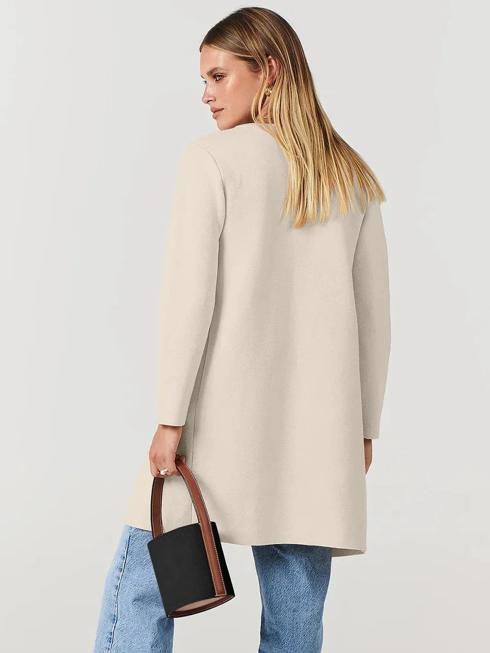 Elegant Lapel Coat in Soft Wool Blend for Women - Stylish Outerwear for Casual and Formal Occasions