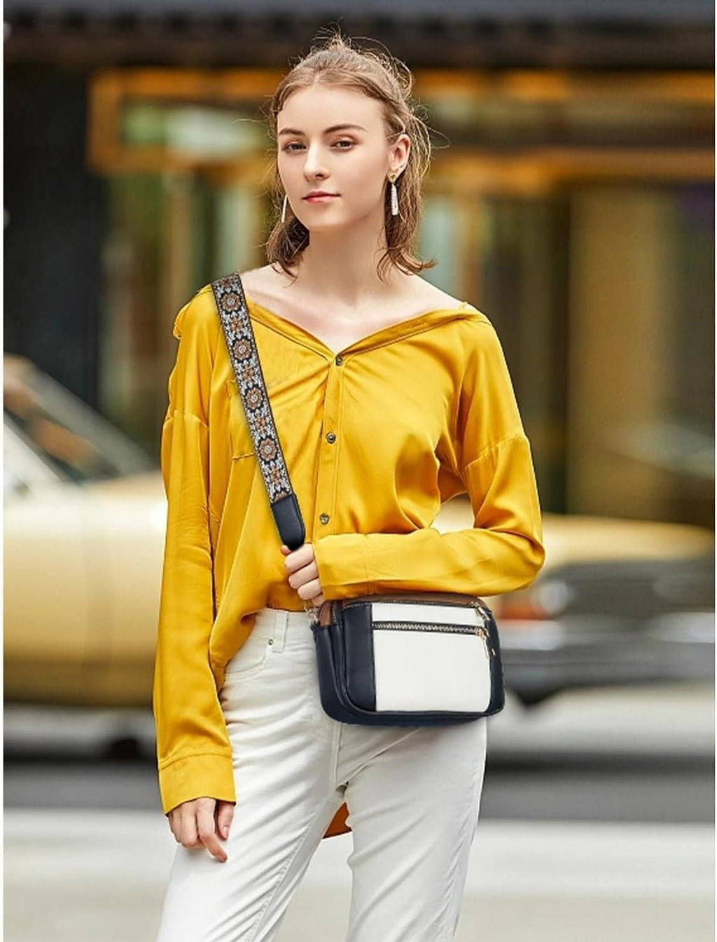 Leather Shoulder Bag - Elegant Design for Everyday Use - Refined Style and Versatile Functionality