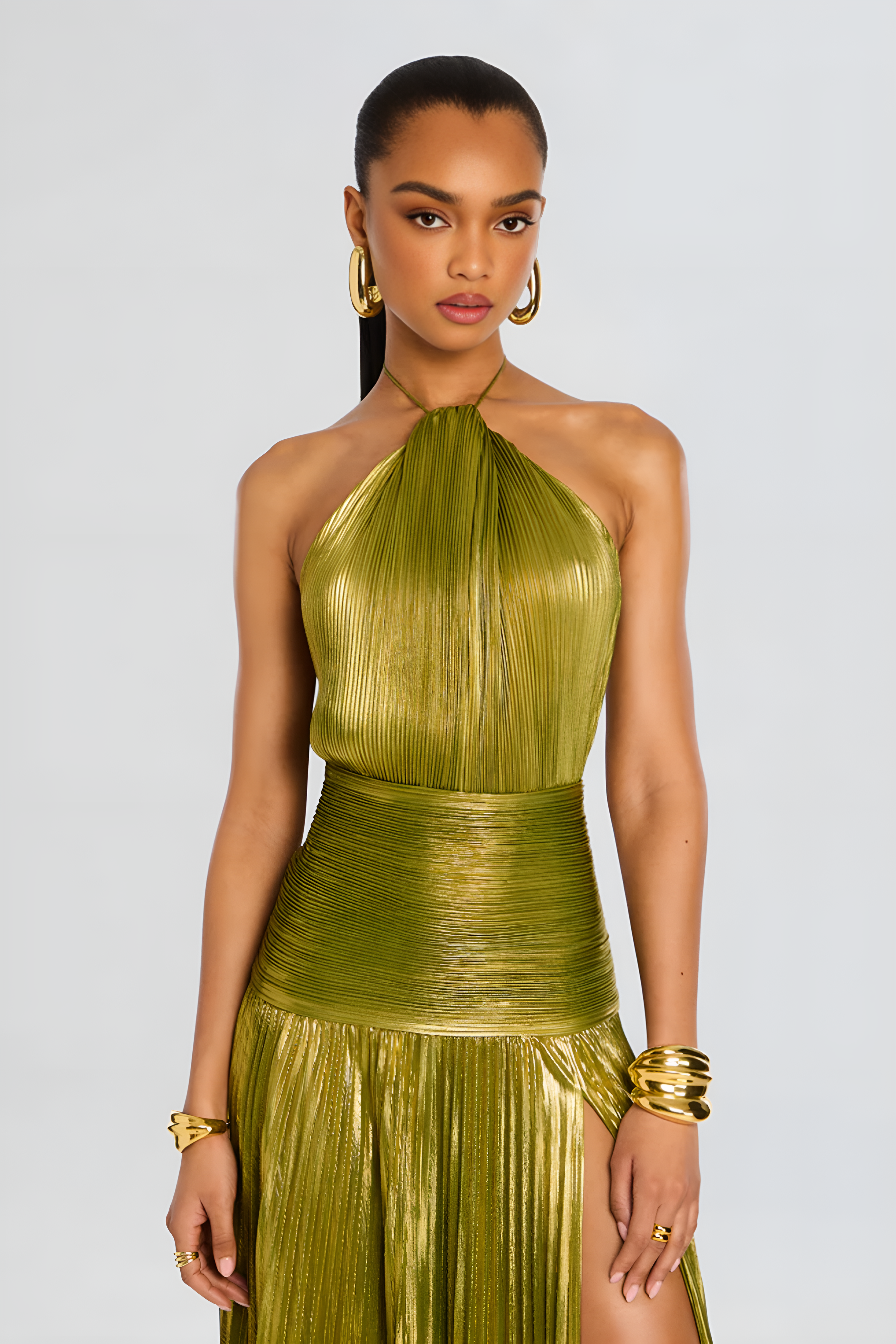 Metallic Halter Neck Pleated Maxi Dress for Evening Events and Formal Occasions