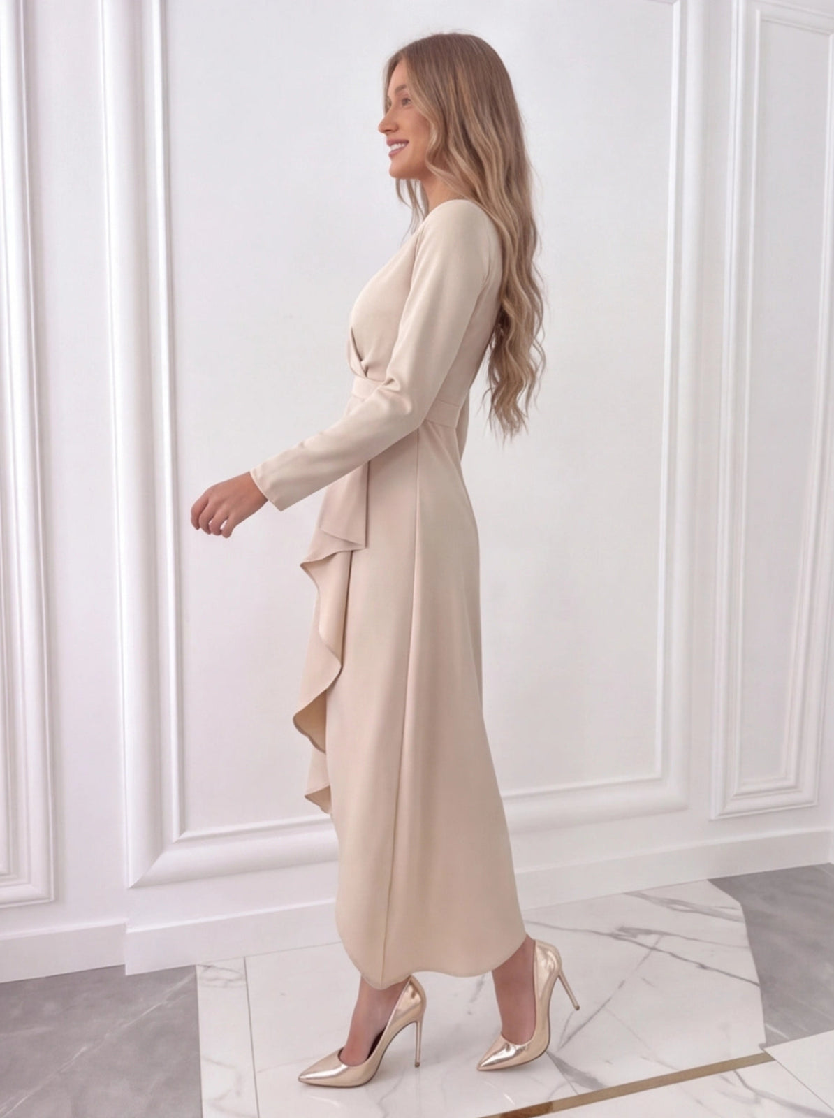 V-Neck Sheath Midi Dress in Elegant Fabric with Slit Design for Formal Events and Special Occasions